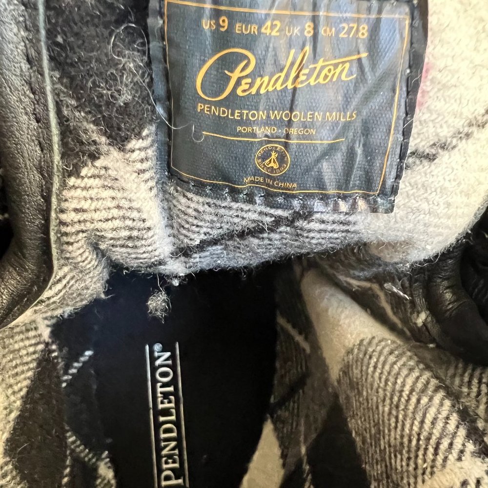 Pendleton Women's Black Leather Upper / Rubber Sh… - image 8